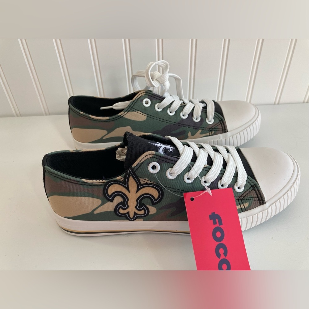 New Orleans Saints NFL Camo Logo Womens' Shoes Size 8 NEW